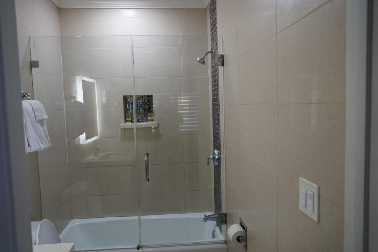 Avenue Motel Gardena Bagian luar foto
