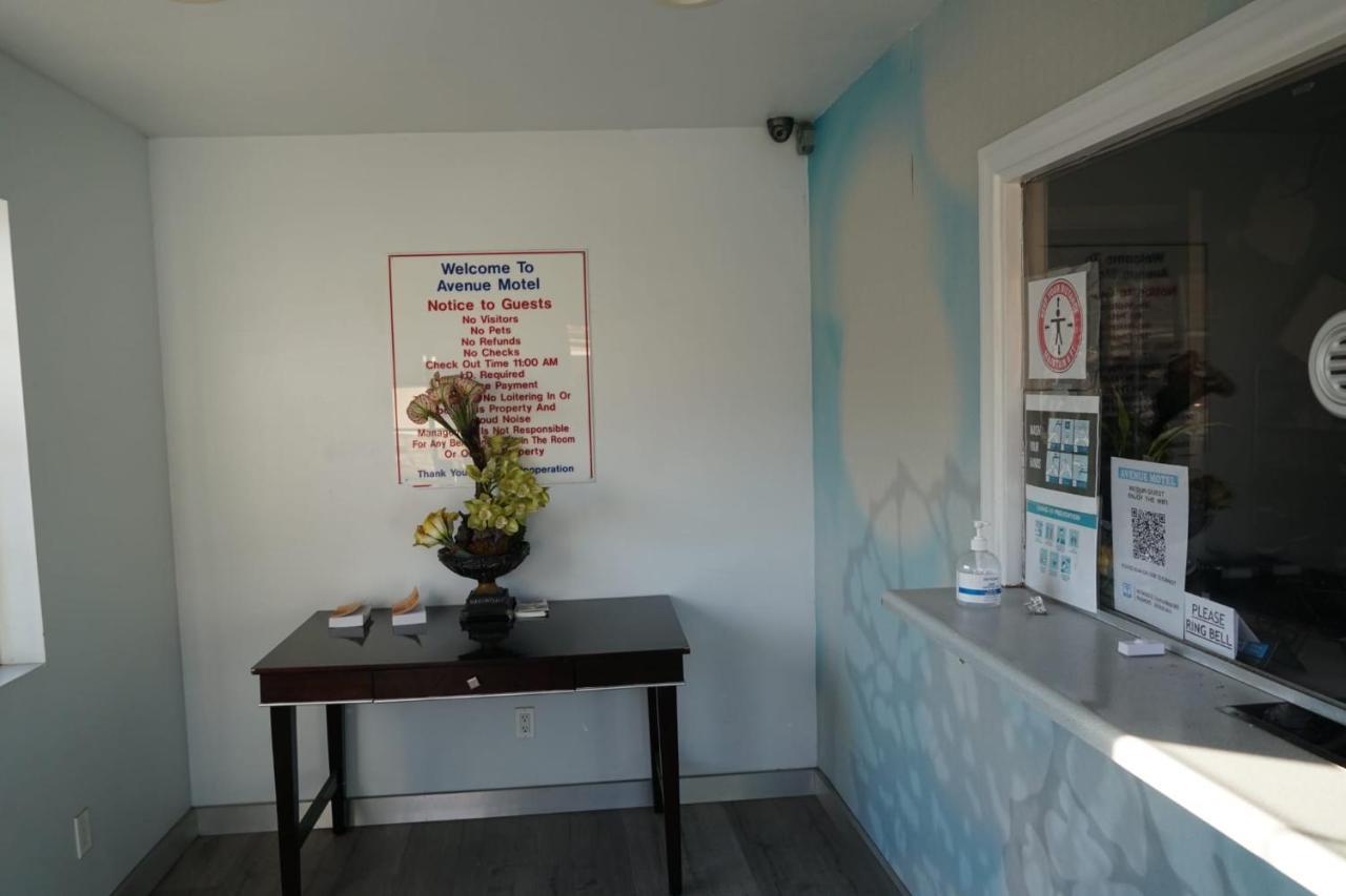 Avenue Motel Gardena Bagian luar foto