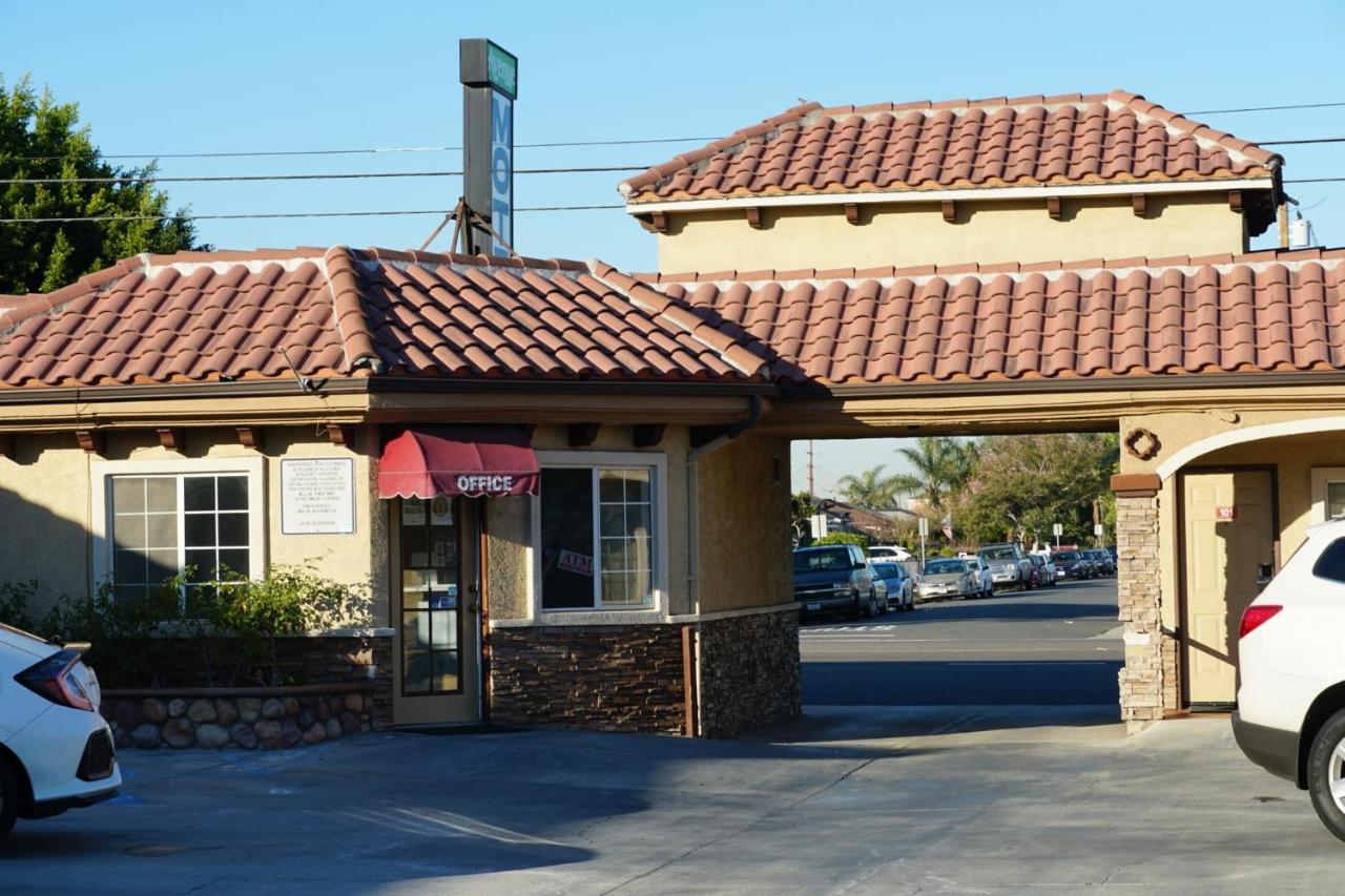 Avenue Motel Gardena Bagian luar foto